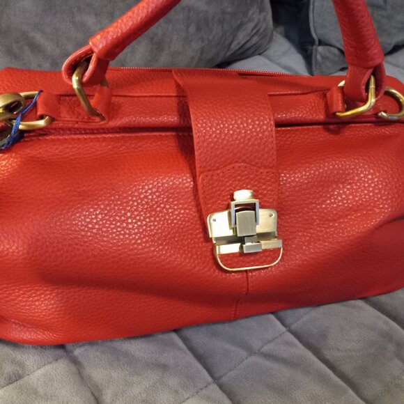 Amerileather Red purse with attachable shoulder strap - Picture 2 of 6